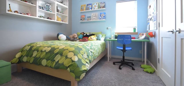 boys bedroom with computer desk and chair