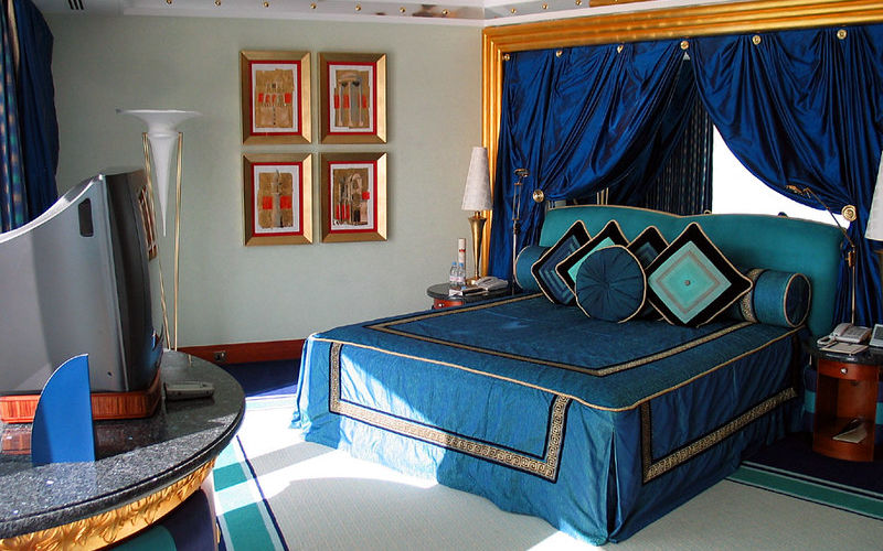 colourful blue bedroom idea